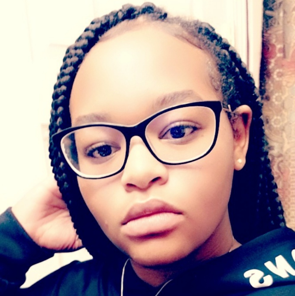 Meet your Posher, Maya